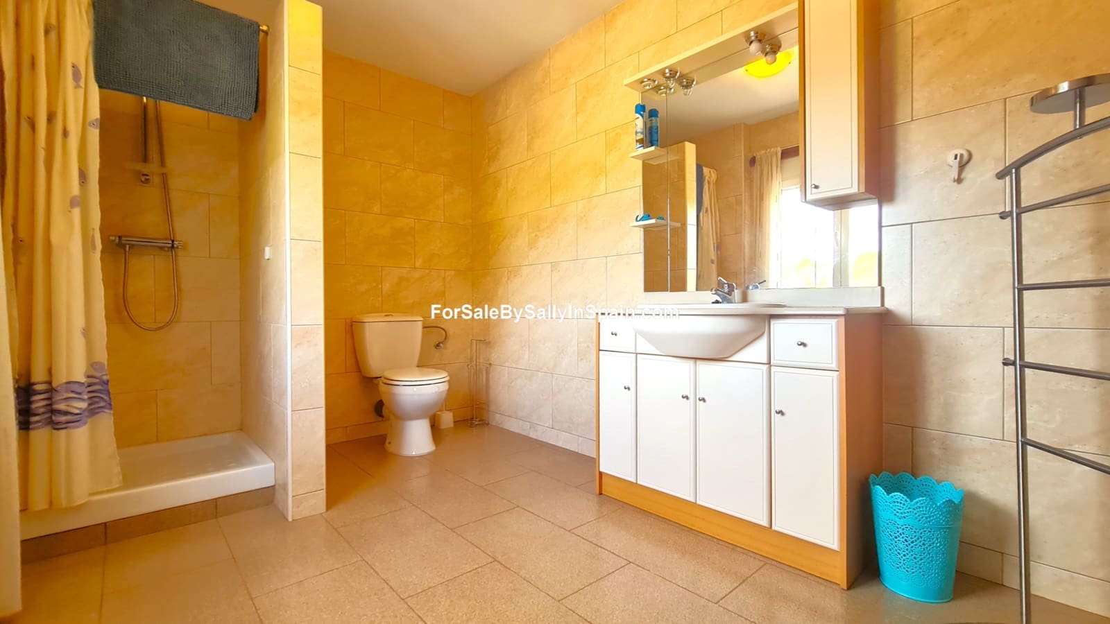 6 soveværelse Finca/Landehus til salg i L'Olleria med swimmingpool garage - € 485.000 (Ref: 7297361)