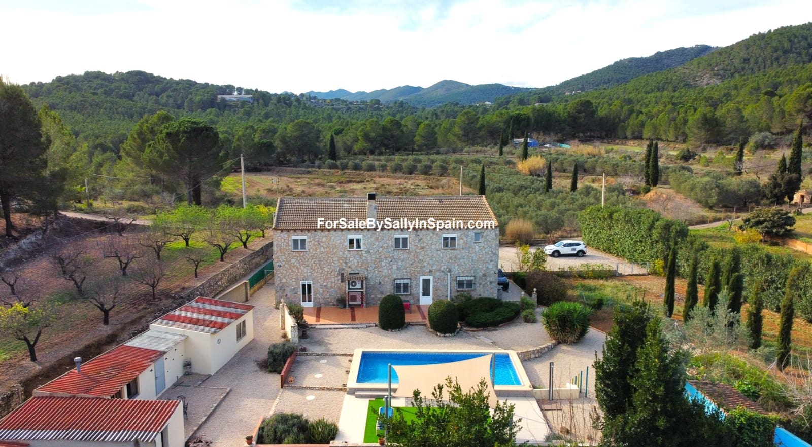 6 soveværelse Finca/Landehus til salg i L'Olleria med swimmingpool garage - € 485.000 (Ref: 7297361)