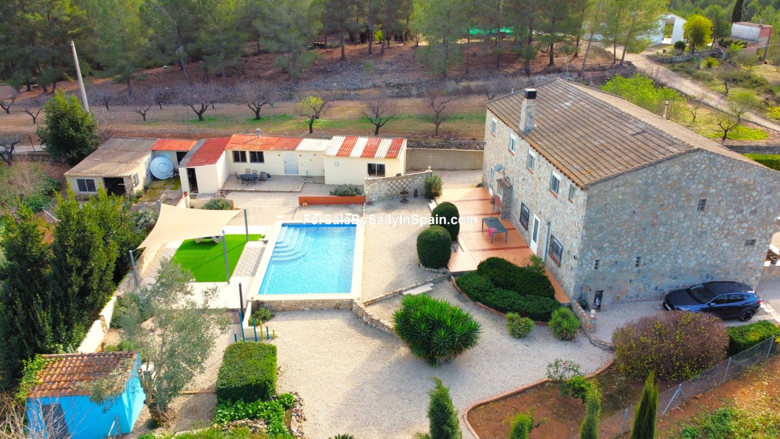6 soveværelse Finca/Landehus til salg i L'Olleria med swimmingpool garage - € 485.000 (Ref: 7297361)
