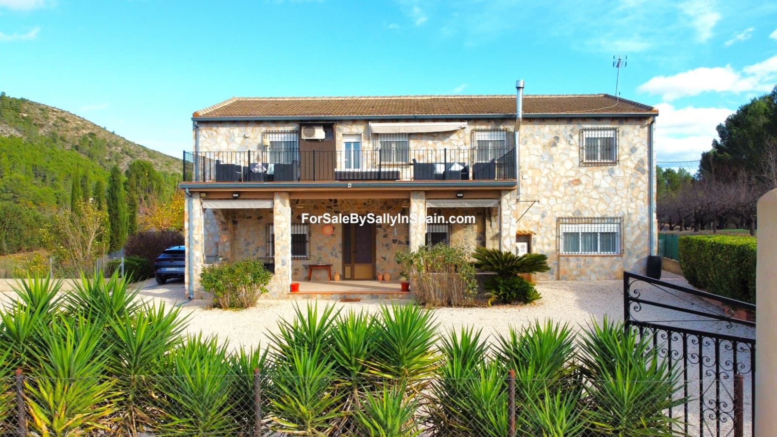 6 soveværelse Finca/Landehus til salg i L'Olleria med swimmingpool garage - € 485.000 (Ref: 7297361)
