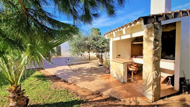 4 soveværelse Villa til salg i Marchuquera, Gandia med swimmingpool garage - € 290.000 (Ref: 7337737)