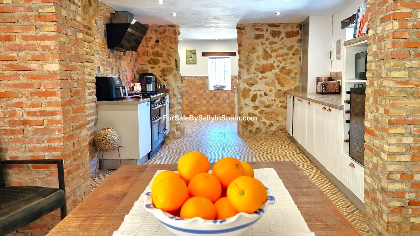 5 soveværelse Villa til salg i Oliva med swimmingpool garage - € 549.000 (Ref: 7720615)