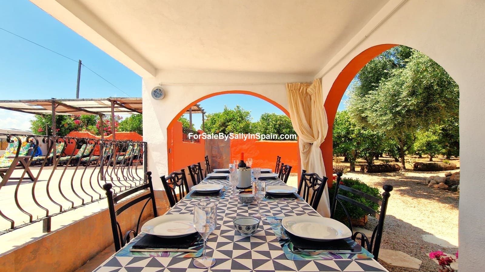 5 soveværelse Villa til salg i Oliva med swimmingpool garage - € 549.000 (Ref: 7720615)