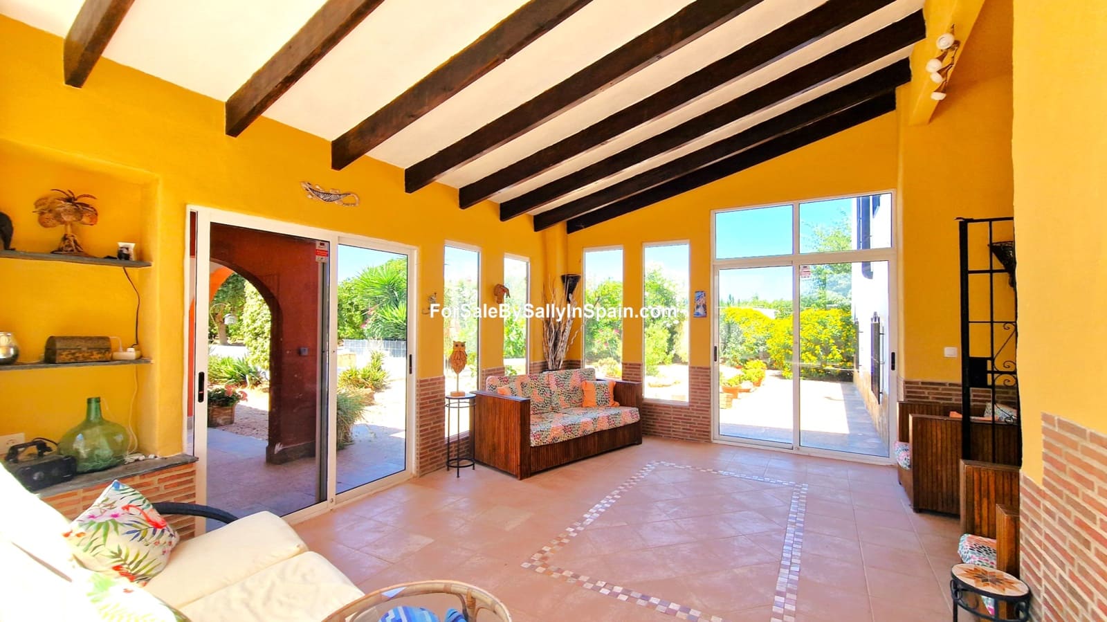 5 soveværelse Villa til salg i Oliva med swimmingpool garage - € 549.000 (Ref: 7720615)