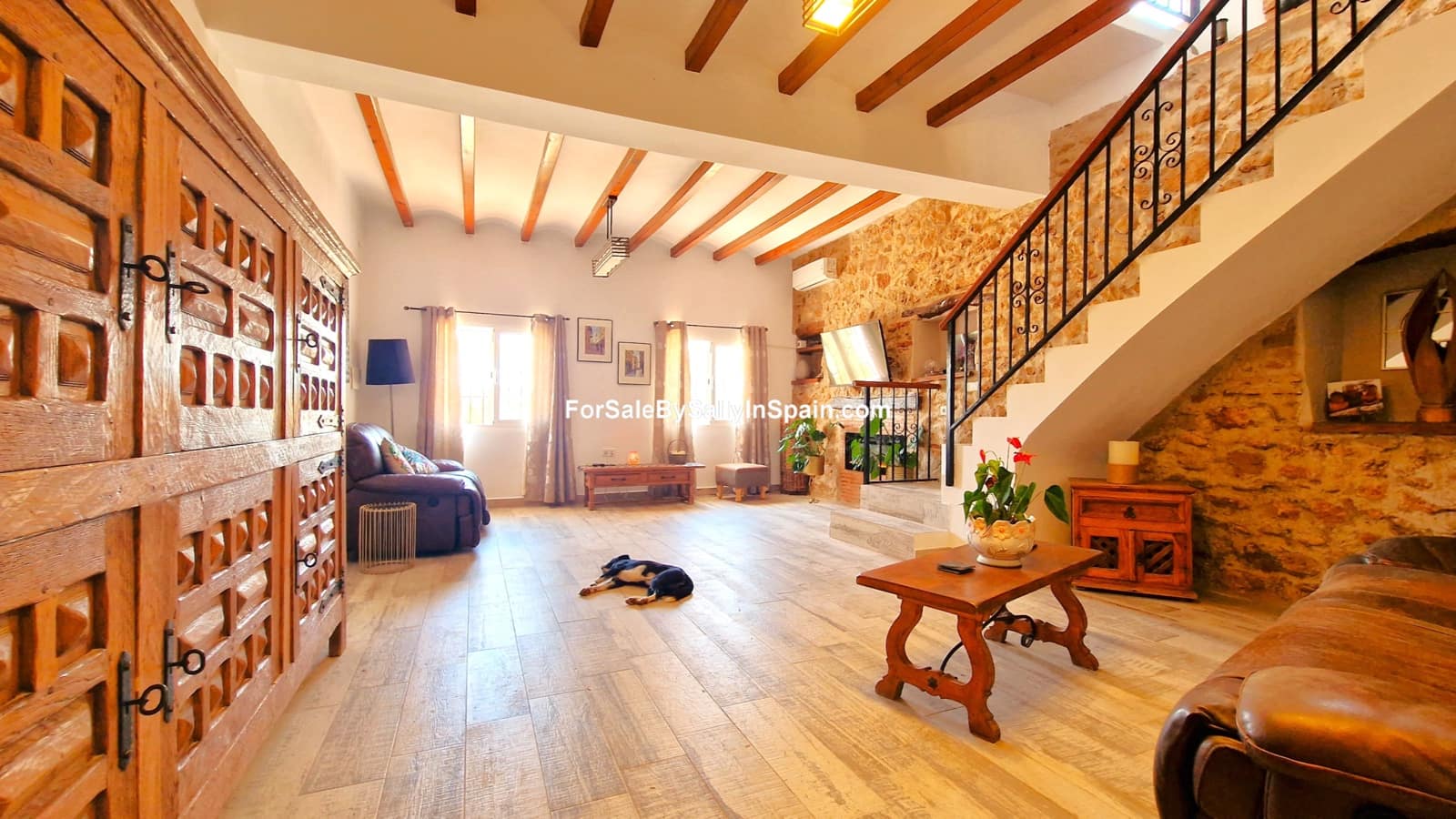 5 soveværelse Villa til salg i Oliva med swimmingpool garage - € 549.000 (Ref: 7720615)