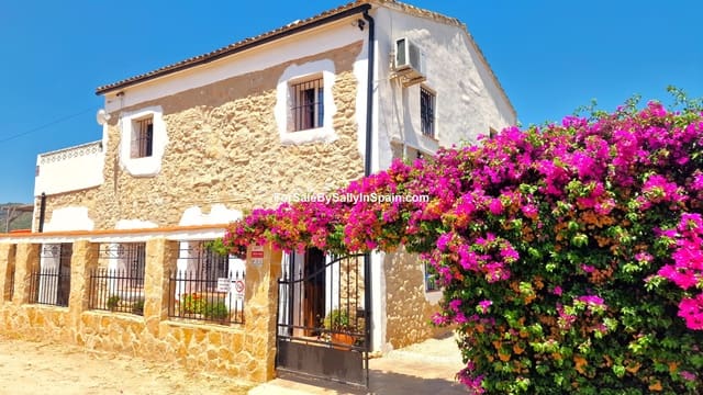 5 sovrum Villa till salu i Oliva med pool garage - 549 000 € (Ref: 7720615)