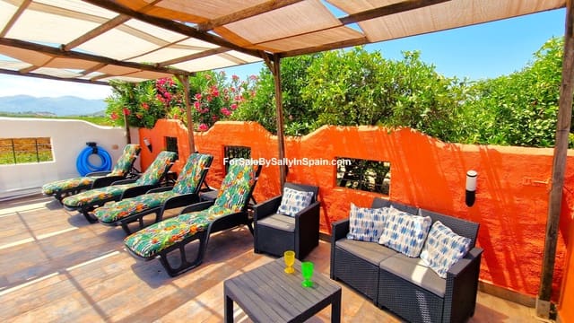 5 sovrum Villa till salu i Oliva med pool garage - 549 000 € (Ref: 7720615)