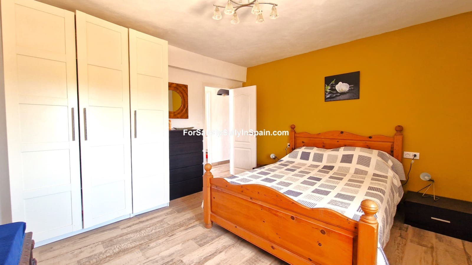 5 soveværelse Villa til salg i Oliva med swimmingpool garage - € 549.000 (Ref: 7720615)