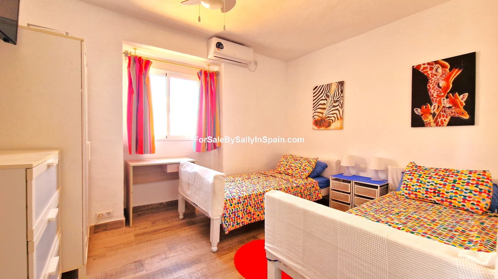 5 soveværelse Villa til salg i Oliva med swimmingpool garage - € 549.000 (Ref: 7720615)