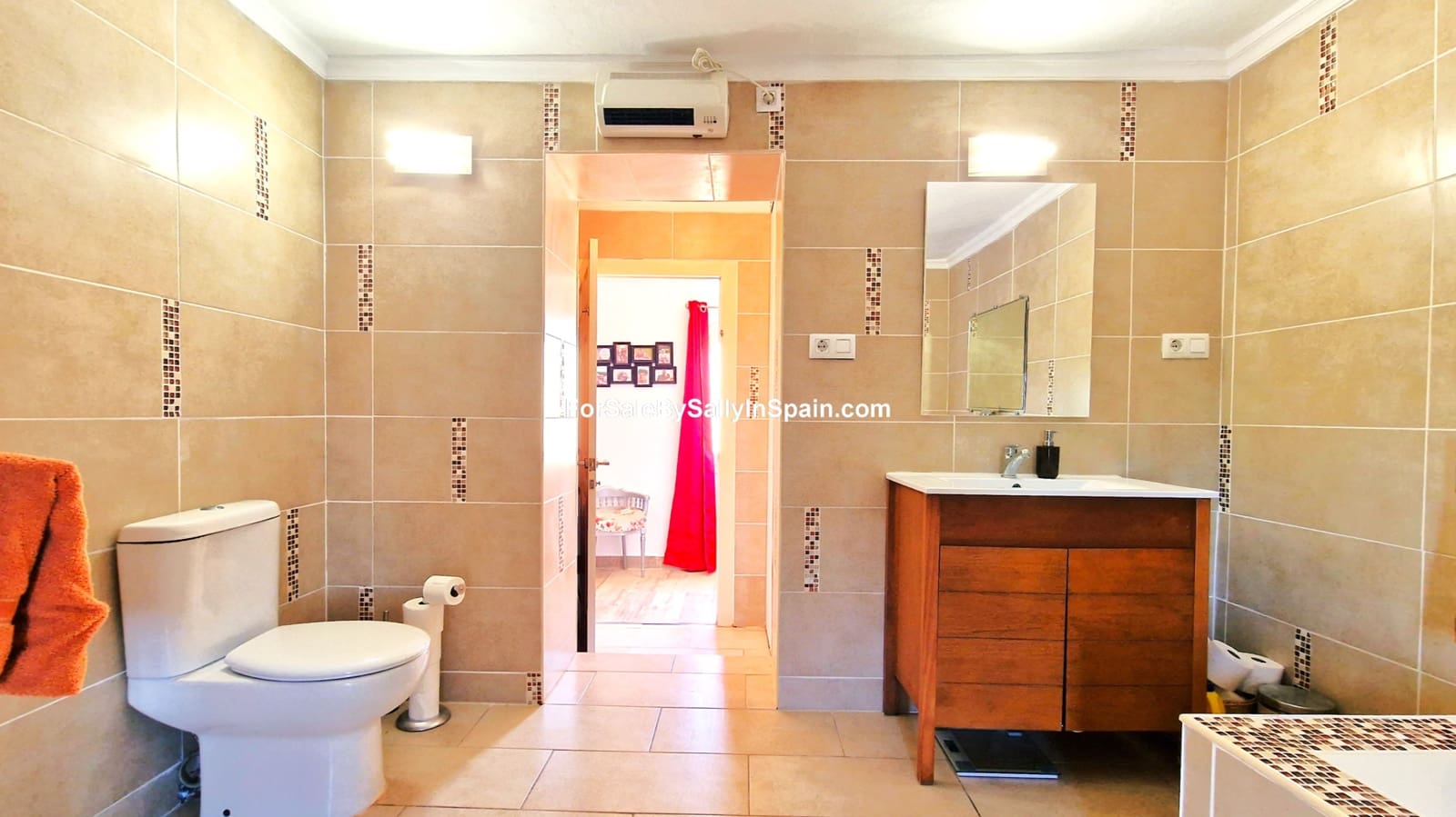 5 soveværelse Villa til salg i Oliva med swimmingpool garage - € 549.000 (Ref: 7720615)