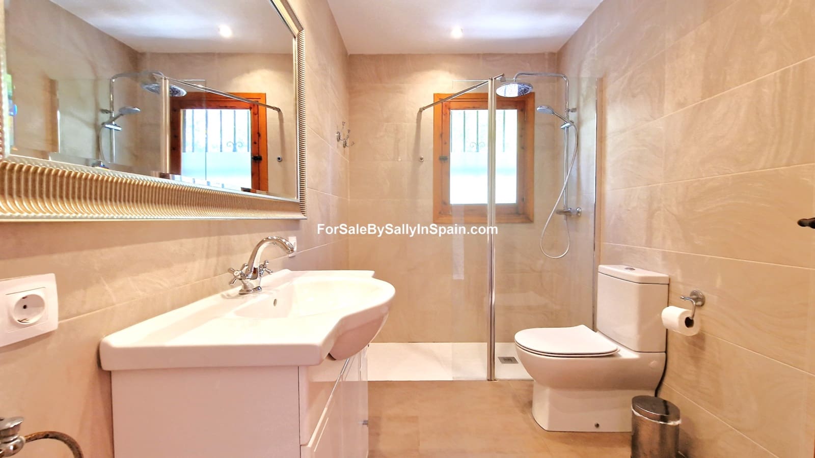 6 sovrum Villa till salu i Gandia med pool garage - 649 000 € (Ref: 7949492)