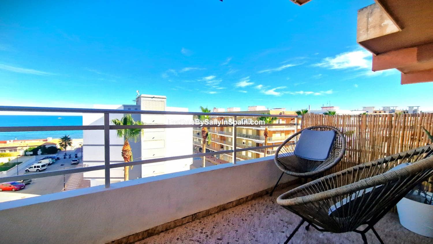 3 bedroom Penthouse for sale in Daimús with pool € 135,000 (Ref 7991337)