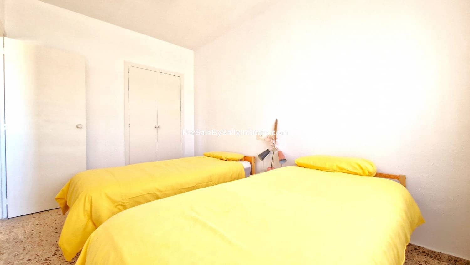 3 bedroom Penthouse for sale in Daimús with pool € 135,000 (Ref 7991337)