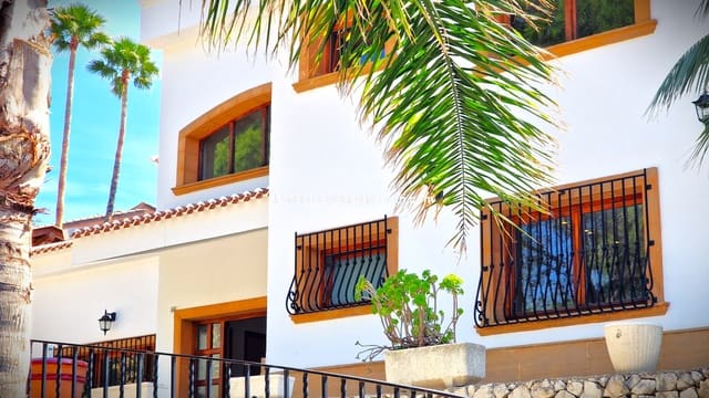 3 soverom Villa til salgs i Gandia med svømmebasseng - € 790 000 (Ref: 8209867)