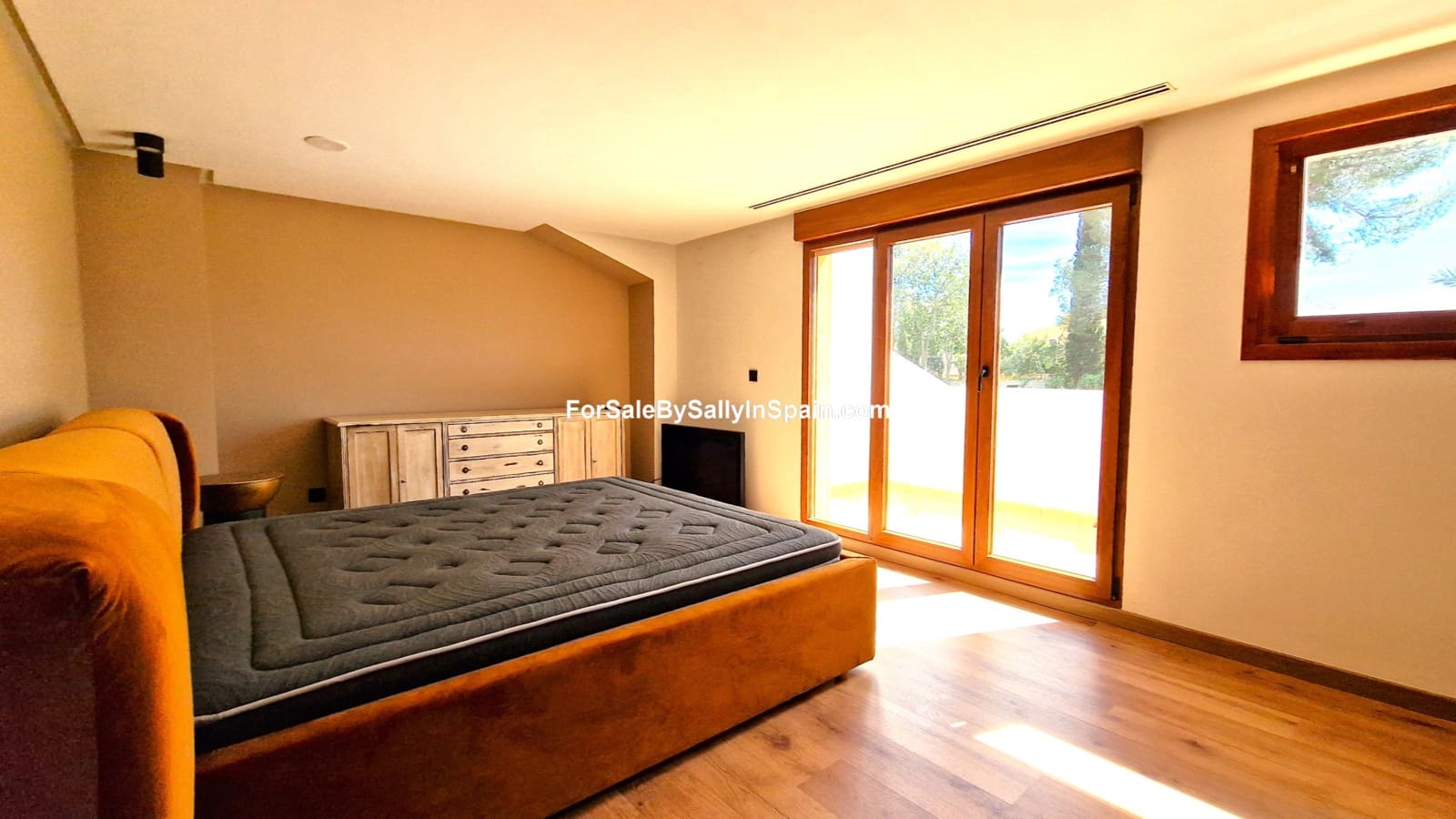 3 soverom Villa til salgs i Gandia med svømmebasseng - € 790 000 (Ref: 8209867)