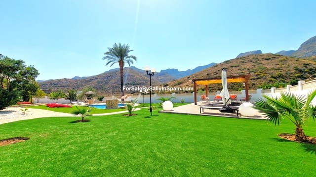 6 soveværelse Villa til salg i Marchuquera, Gandia med swimmingpool garage - € 649.000 (Ref: 8452957)