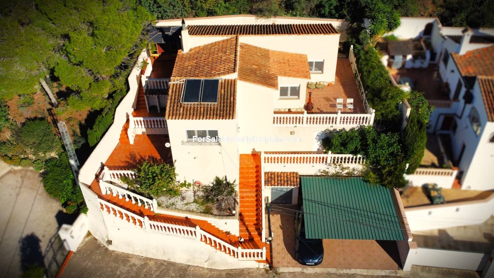 4 slaapkamer Villa te koop in Adsubia met garage - € 269.000 (Ref: 8688661)