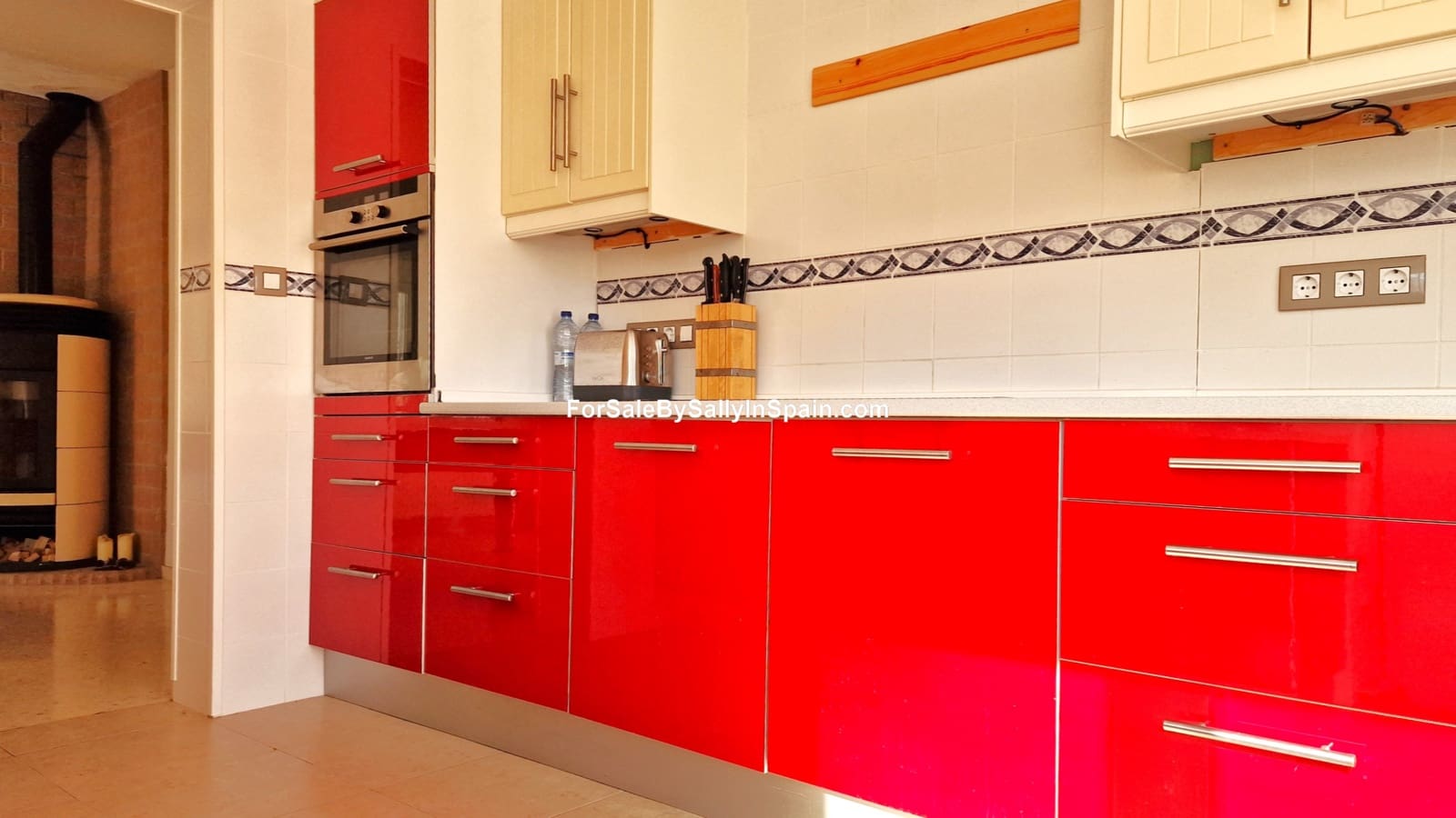 4 slaapkamer Villa te koop in Adsubia met garage - € 269.000 (Ref: 8688661)