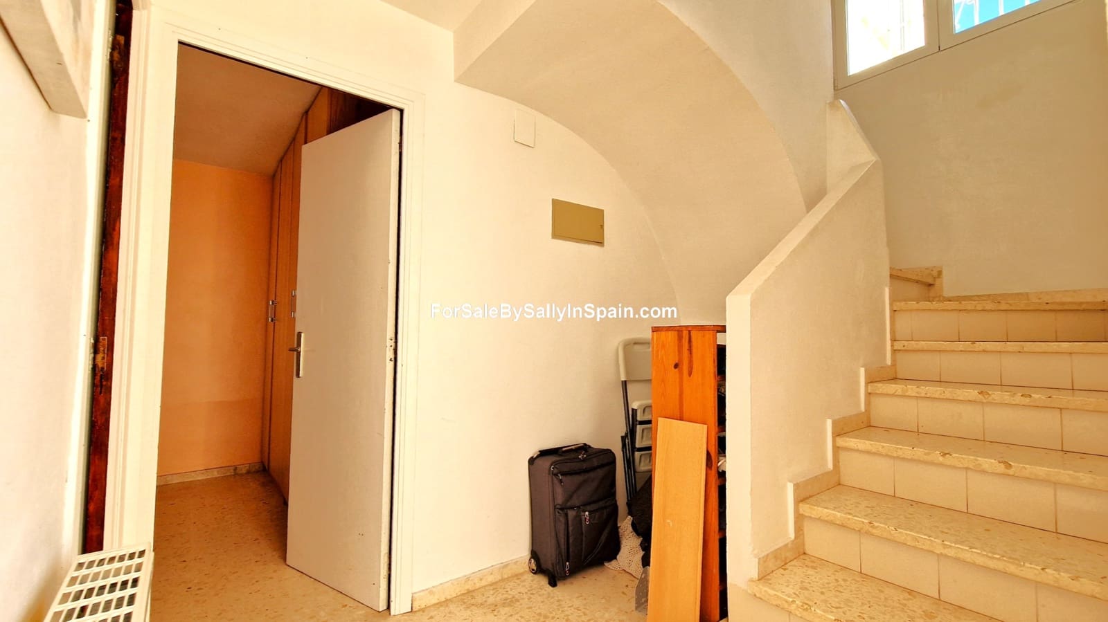 4 slaapkamer Villa te koop in Adsubia met garage - € 269.000 (Ref: 8688661)