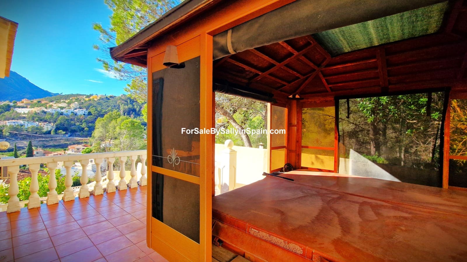 4 slaapkamer Villa te koop in Adsubia met garage - € 269.000 (Ref: 8688661)