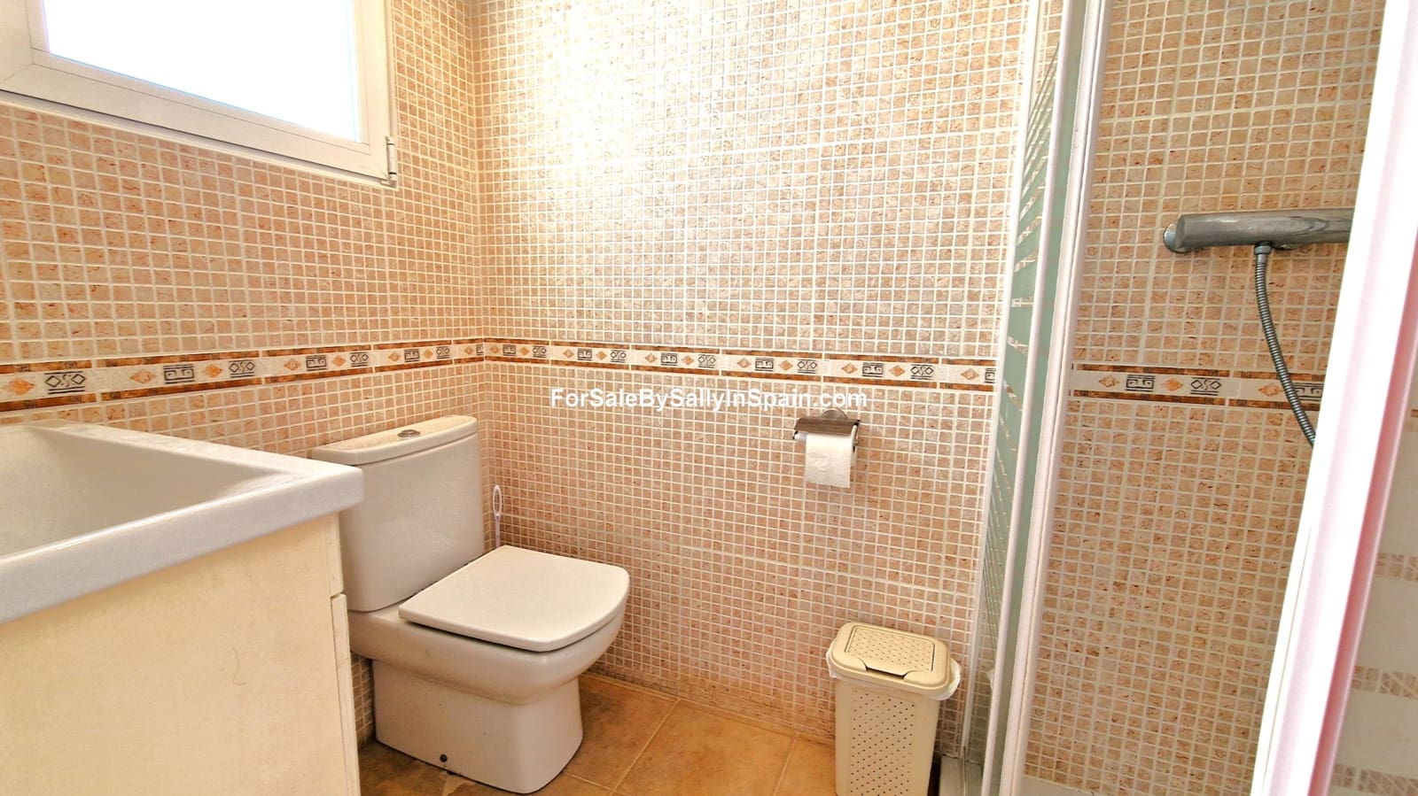 4 slaapkamer Villa te koop in Adsubia met garage - € 269.000 (Ref: 8688661)