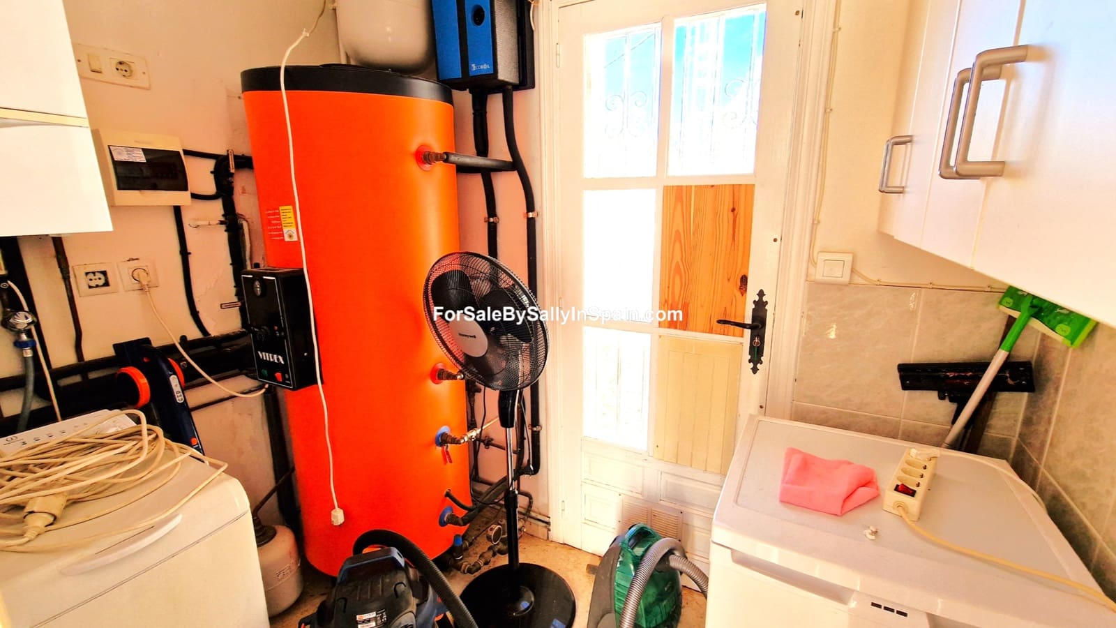 4 slaapkamer Villa te koop in Adsubia met garage - € 269.000 (Ref: 8688661)