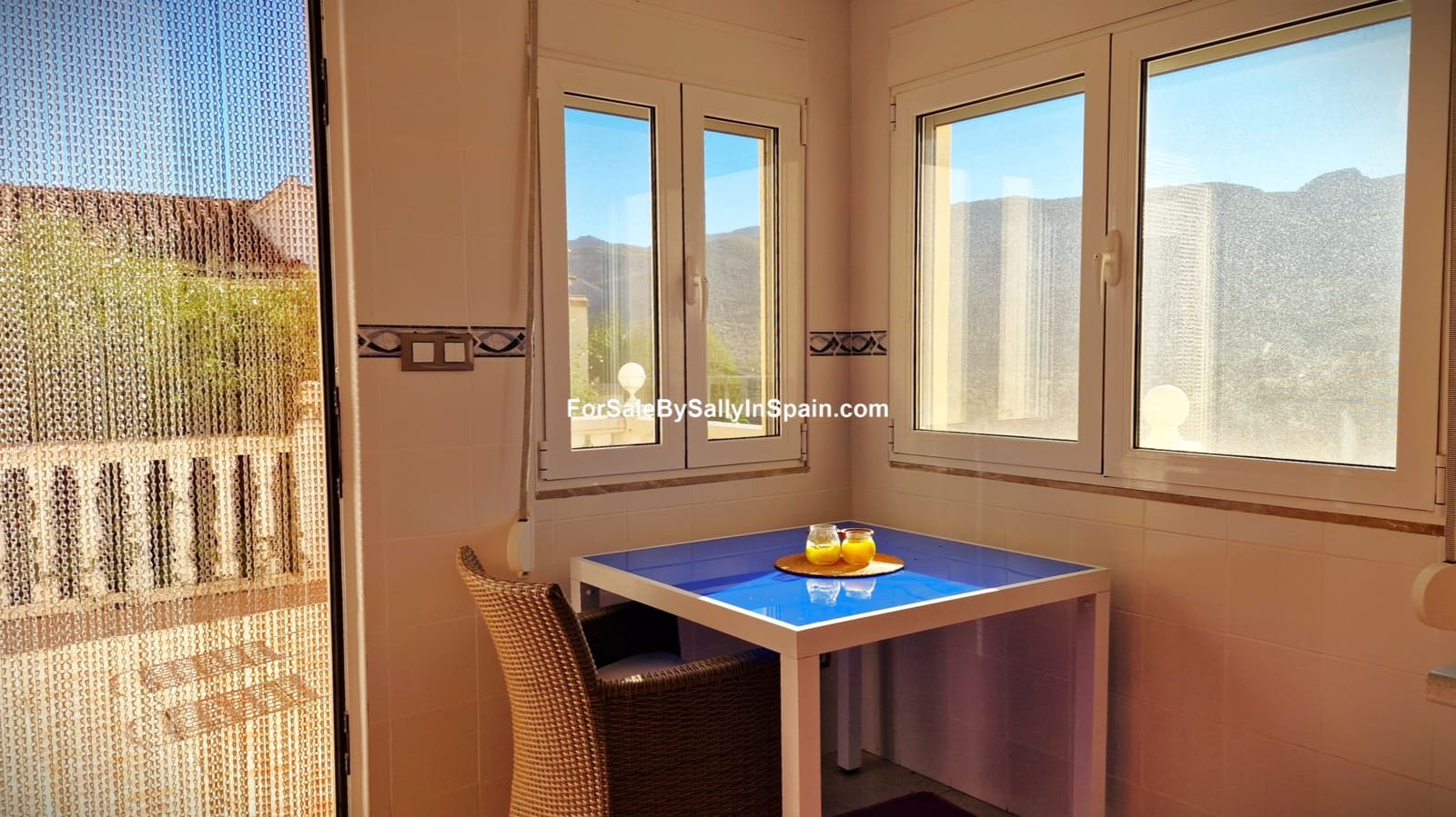 4 slaapkamer Villa te koop in Adsubia met garage - € 269.000 (Ref: 8688661)