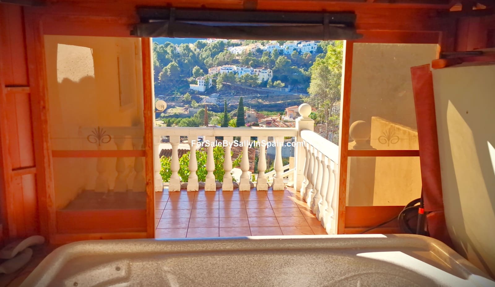 4 slaapkamer Villa te koop in Adsubia met garage - € 269.000 (Ref: 8688661)