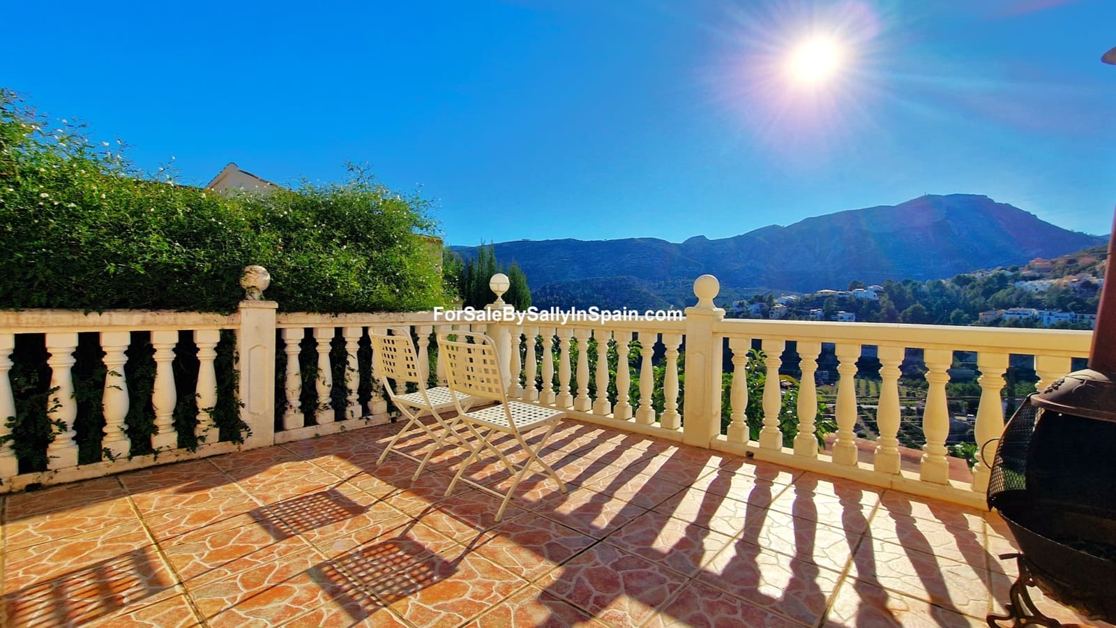 4 slaapkamer Villa te koop in Adsubia met garage - € 269.000 (Ref: 8688661)