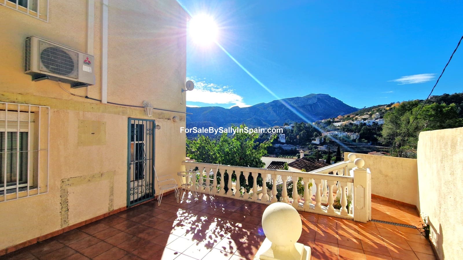 4 slaapkamer Villa te koop in Adsubia met garage - € 269.000 (Ref: 8688661)