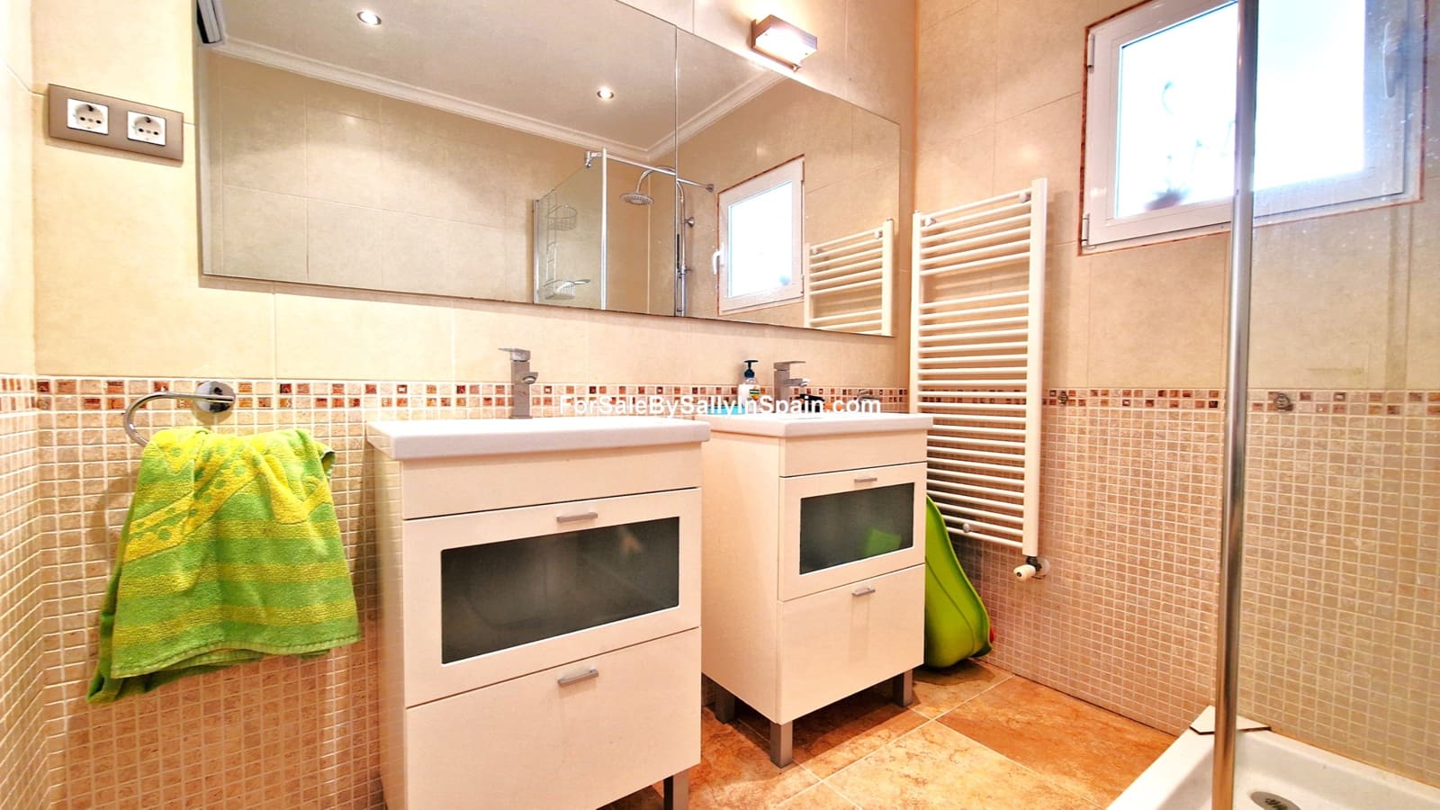 4 slaapkamer Villa te koop in Adsubia met garage - € 269.000 (Ref: 8688661)