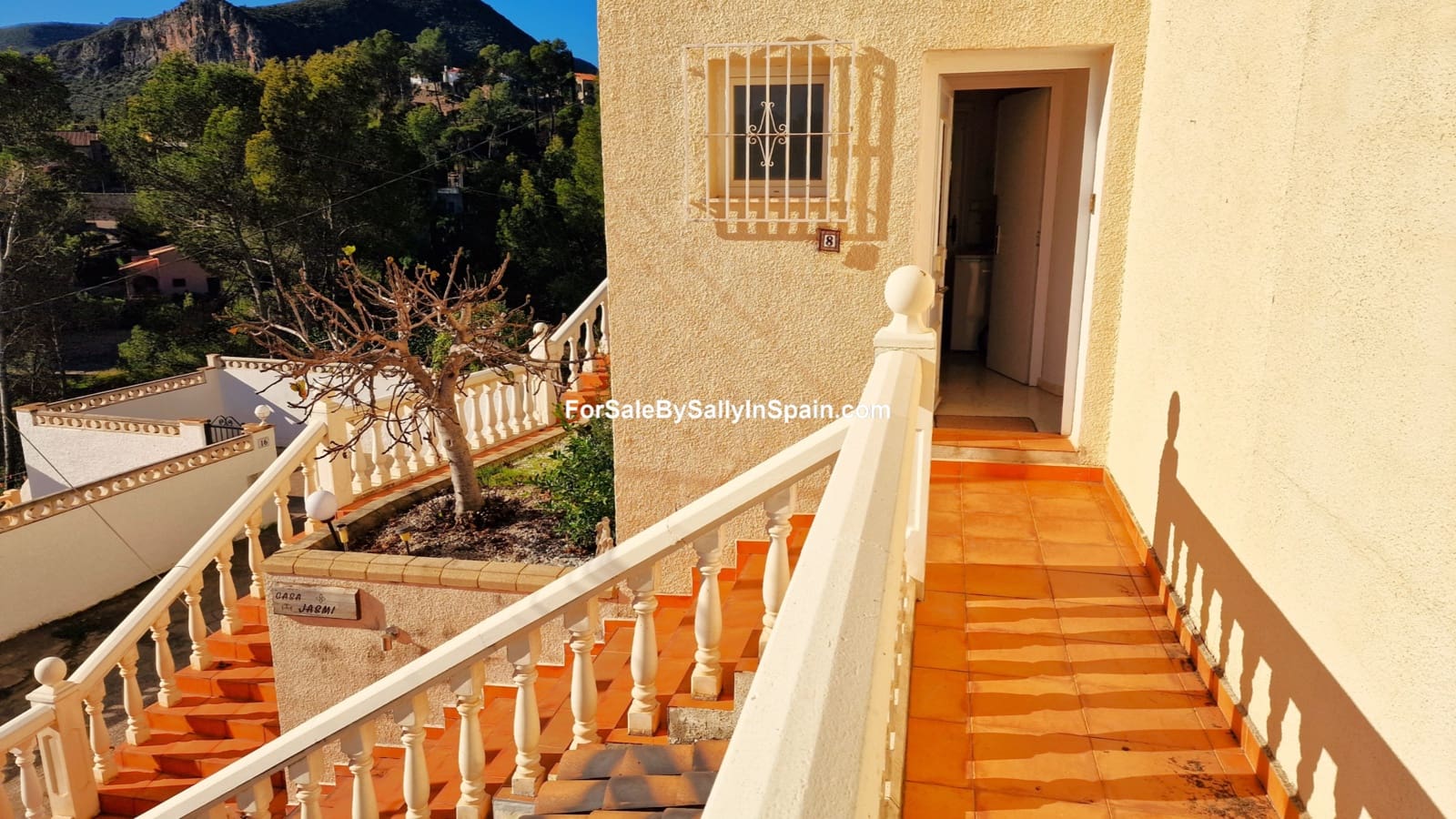 4 slaapkamer Villa te koop in Adsubia met garage - € 269.000 (Ref: 8688661)