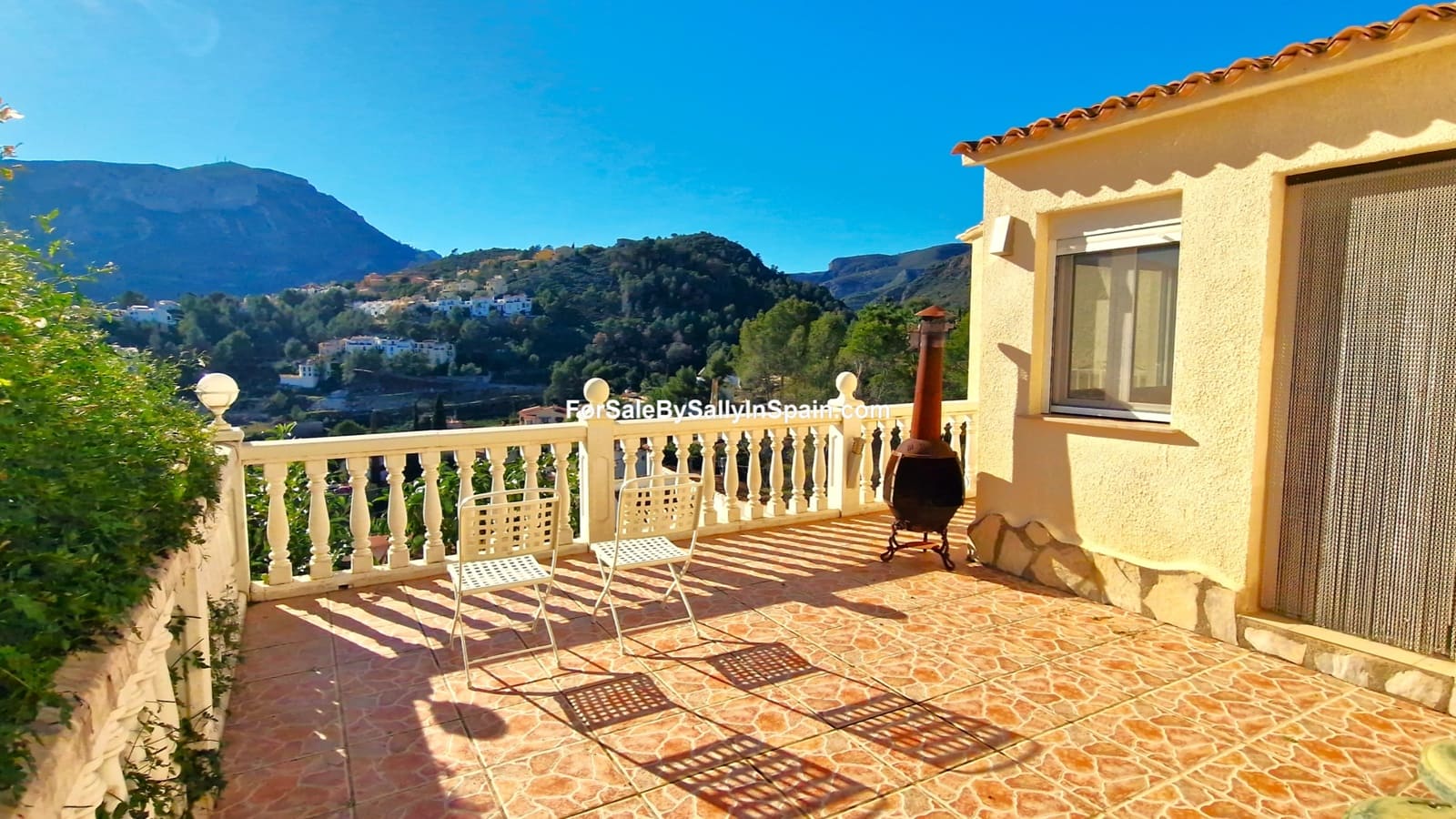 4 slaapkamer Villa te koop in Adsubia met garage - € 269.000 (Ref: 8688661)