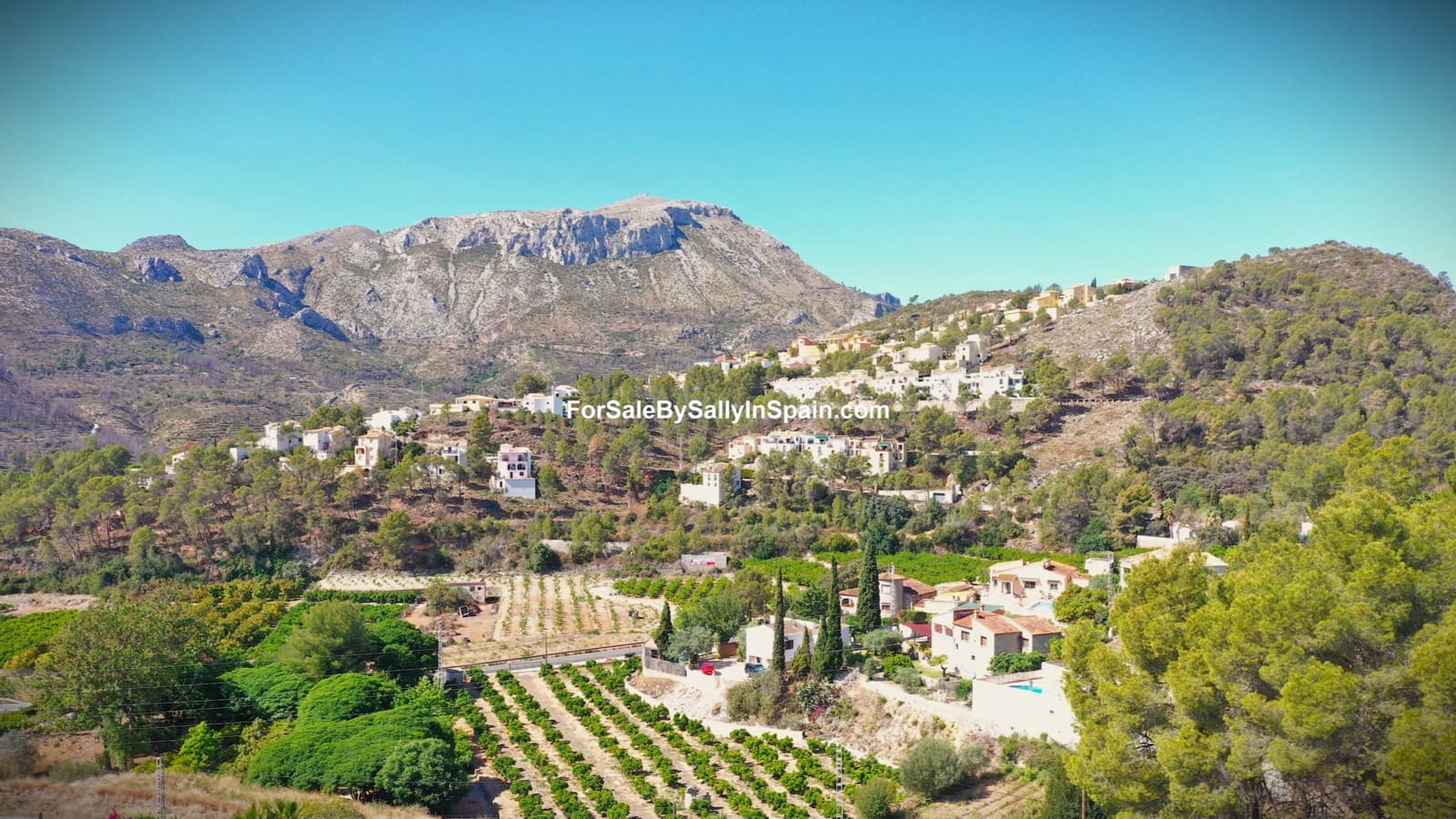 4 slaapkamer Villa te koop in Adsubia met garage - € 269.000 (Ref: 8688661)