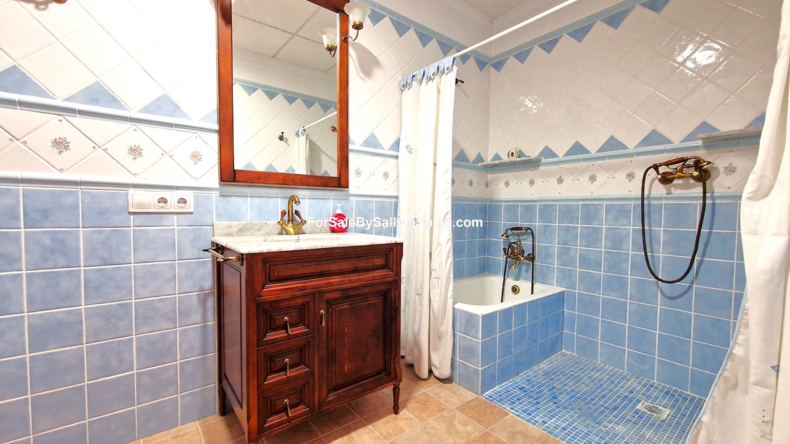 8 soverom Finca/Herregård til salgs i Rafol de Salem med garasje - € 370 000 (Ref: 8807269)