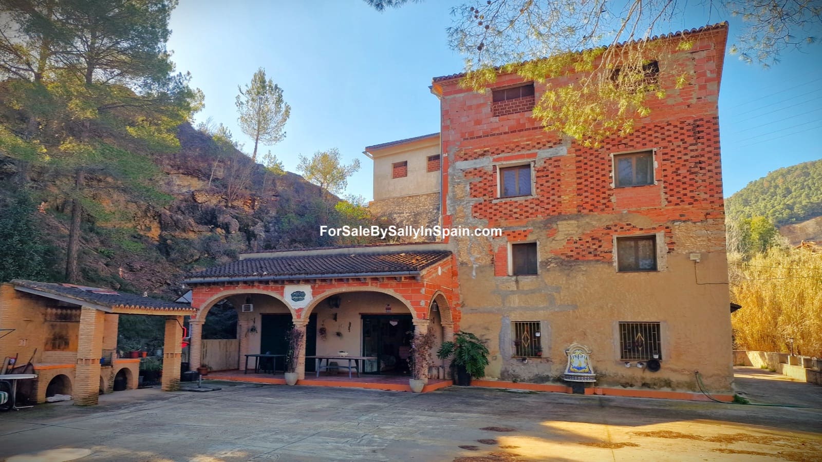 8 soverom Finca/Herregård til salgs i Rafol de Salem med garasje - € 370 000 (Ref: 8807269)