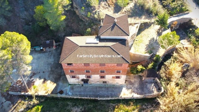 8 soveværelse Finca/Landehus til salg i Ráfol de Salem med garage - € 370.000 (Ref: 8807269)