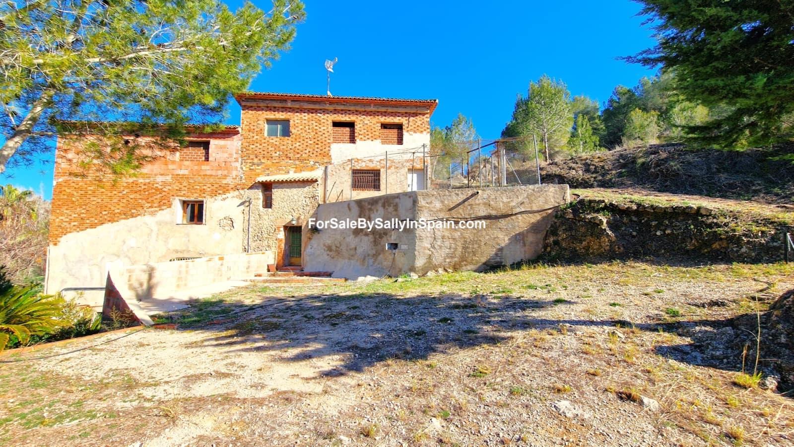 8 soverom Finca/Herregård til salgs i Rafol de Salem med garasje - € 370 000 (Ref: 8807269)