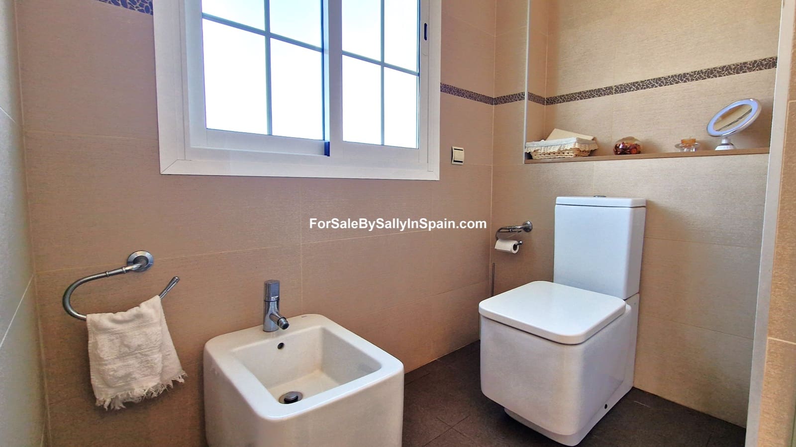 6 soveværelse Villa til salg i Daimus med swimmingpool garage - € 569.500 (Ref: 8868352)