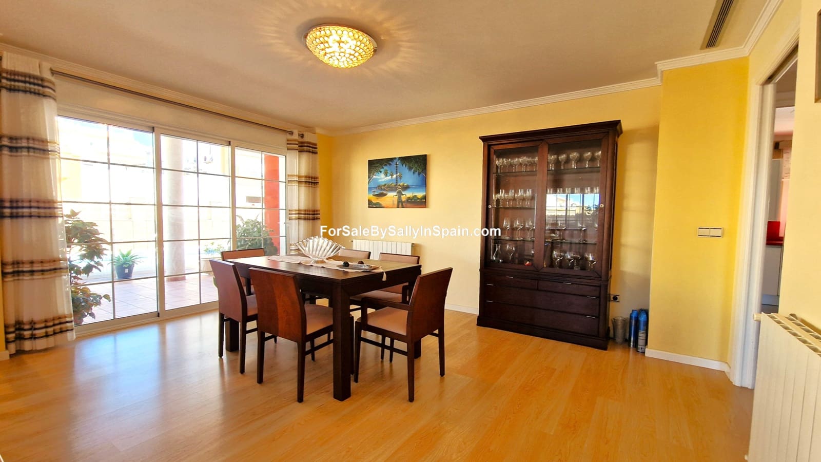 6 soveværelse Villa til salg i Daimus med swimmingpool garage - € 569.500 (Ref: 8868352)