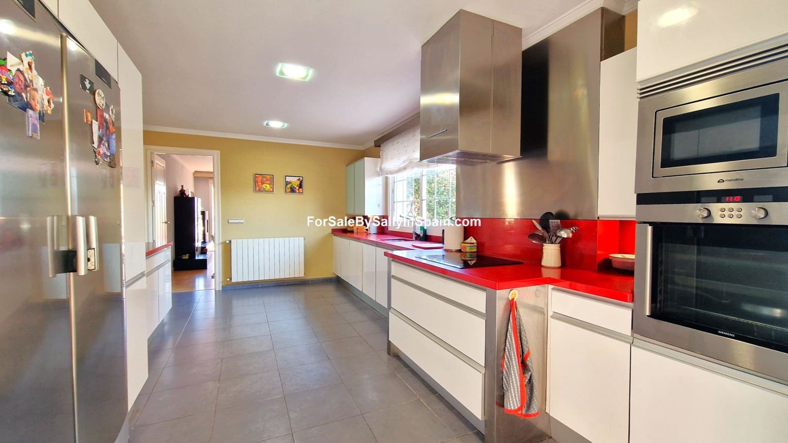 6 soveværelse Villa til salg i Daimus med swimmingpool garage - € 569.500 (Ref: 8868352)