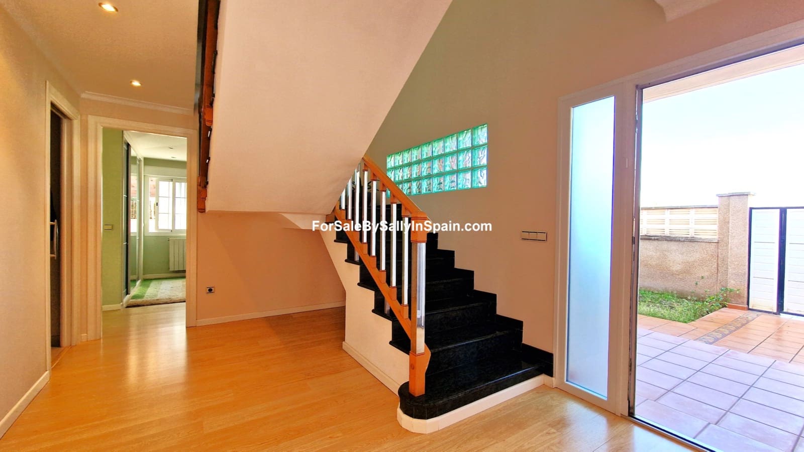 6 soveværelse Villa til salg i Daimus med swimmingpool garage - € 569.500 (Ref: 8868352)