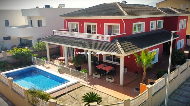 Chalet de 6 habitaciones en Daimús en venta con piscina garaje - 569.500 € (Ref: 8868352)