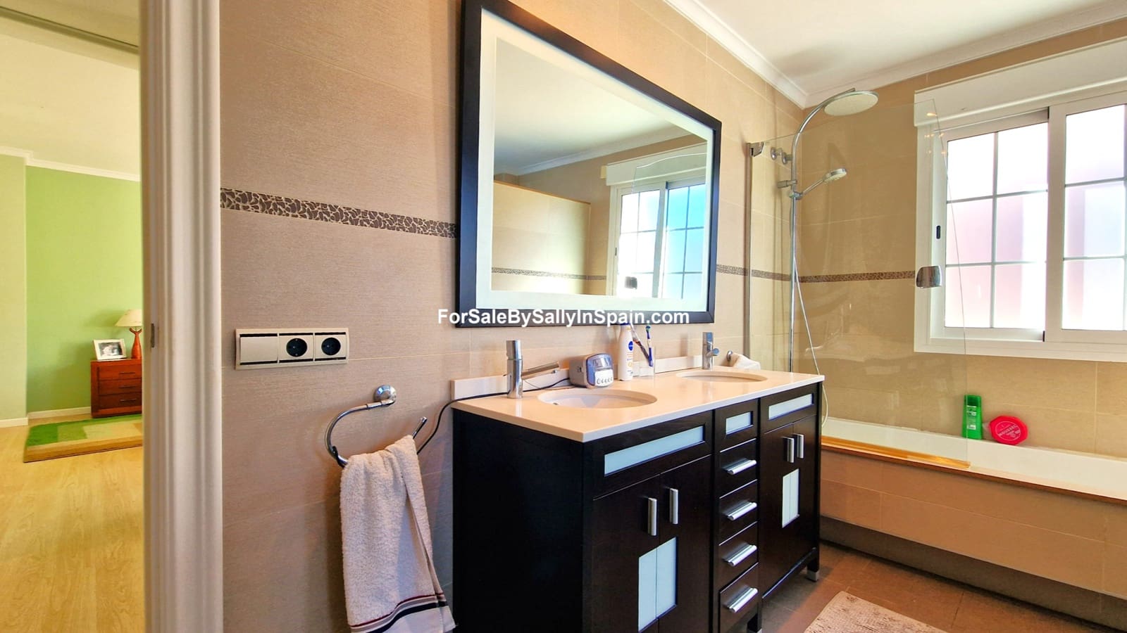 6 soveværelse Villa til salg i Daimus med swimmingpool garage - € 569.500 (Ref: 8868352)