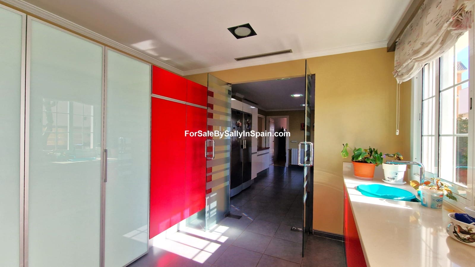 6 soveværelse Villa til salg i Daimus med swimmingpool garage - € 569.500 (Ref: 8868352)