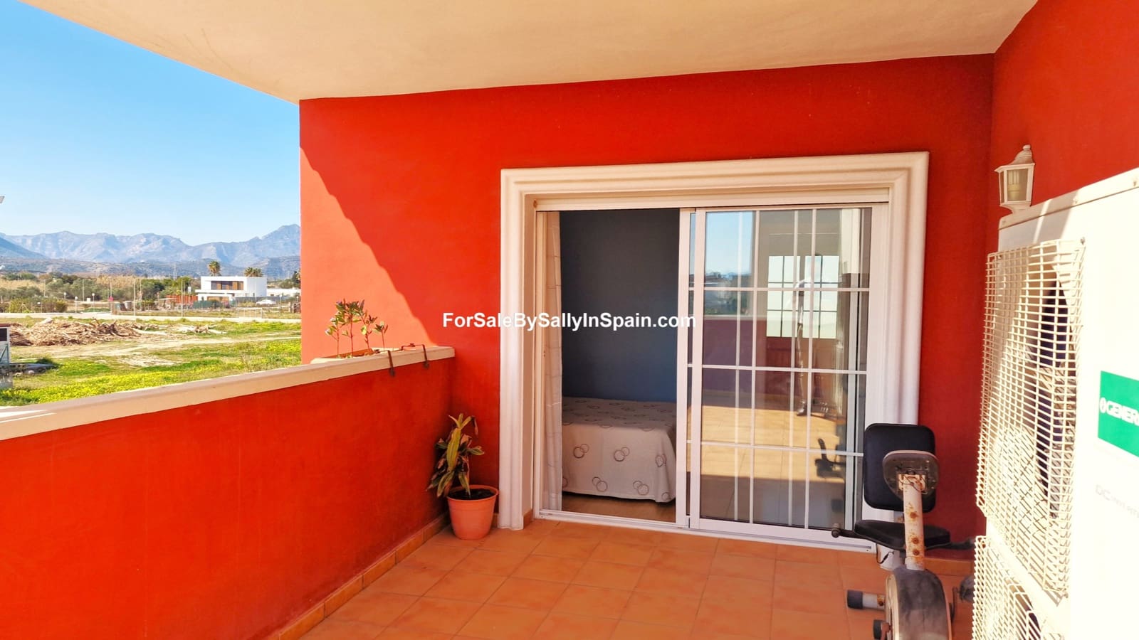 6 soveværelse Villa til salg i Daimus med swimmingpool garage - € 569.500 (Ref: 8868352)