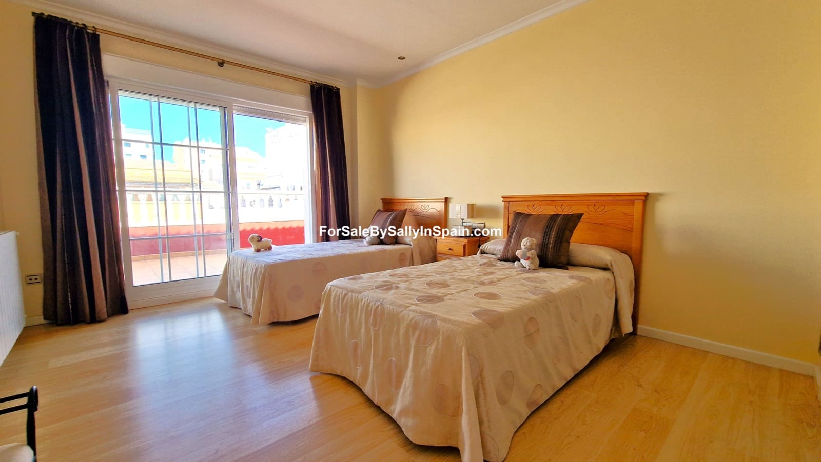 6 soveværelse Villa til salg i Daimus med swimmingpool garage - € 569.500 (Ref: 8868352)