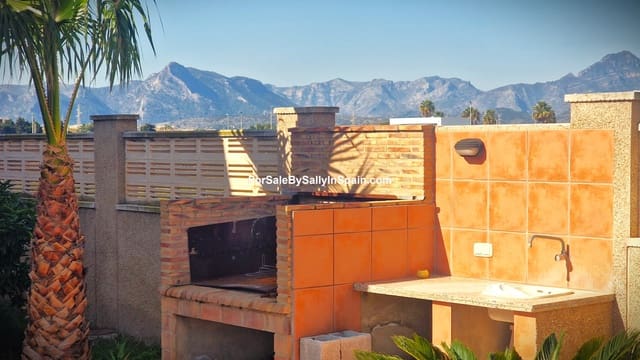 Chalet de 6 habitaciones en Daimús en venta con piscina garaje - 569.500 € (Ref: 8868352)