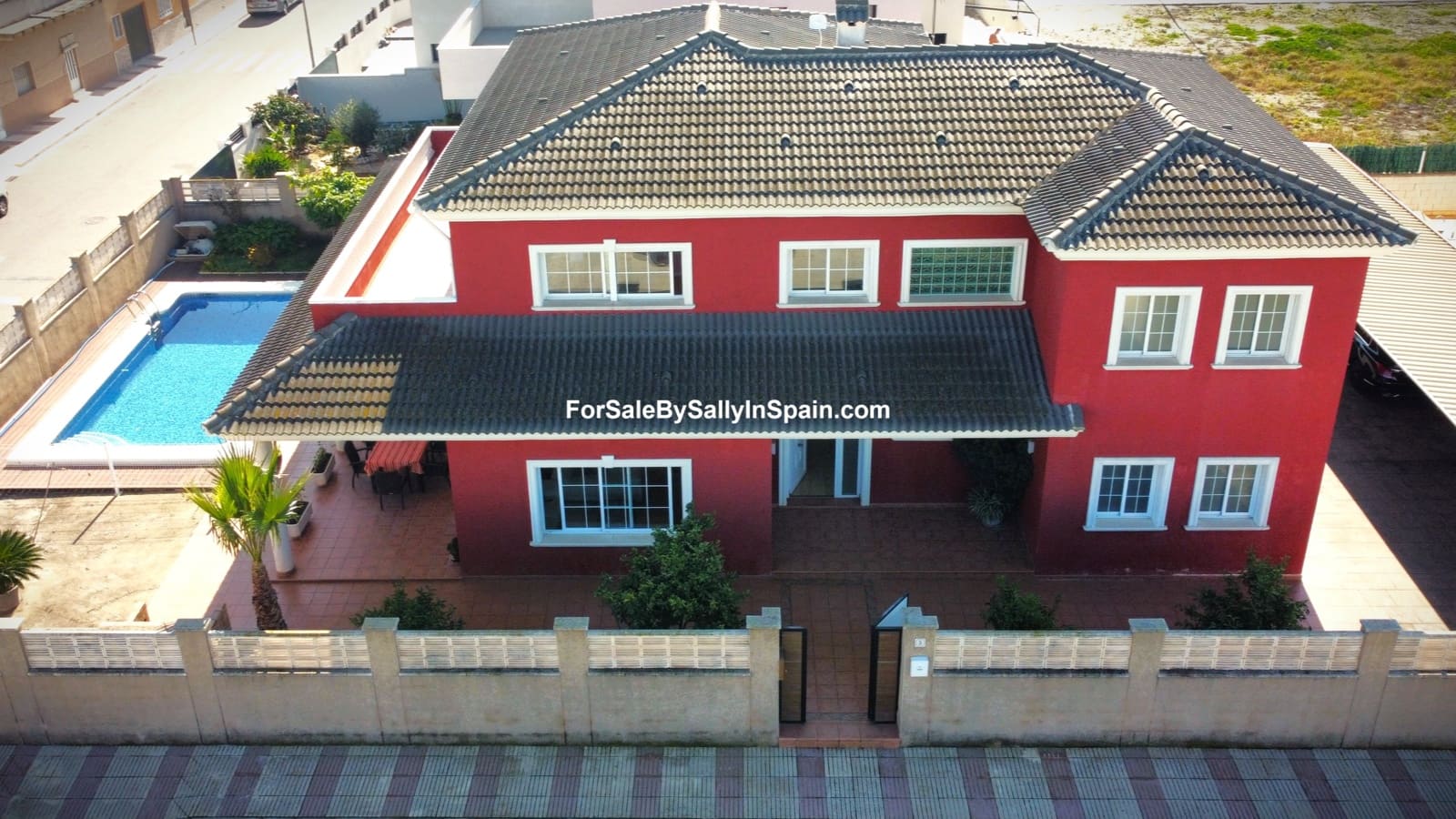 6 soveværelse Villa til salg i Daimus med swimmingpool garage - € 569.500 (Ref: 8868352)