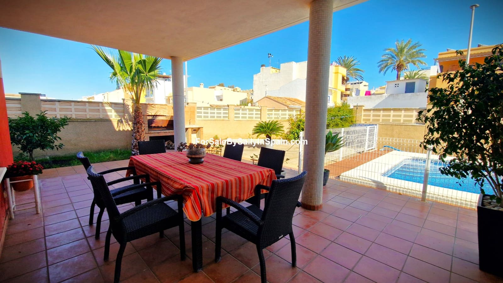 6 soveværelse Villa til salg i Daimus med swimmingpool garage - € 569.500 (Ref: 8868352)